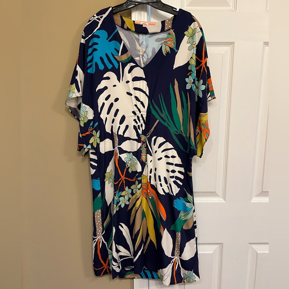 Vilagallo Tropical Print Silk Dress, Fully lined in excellent used condition.